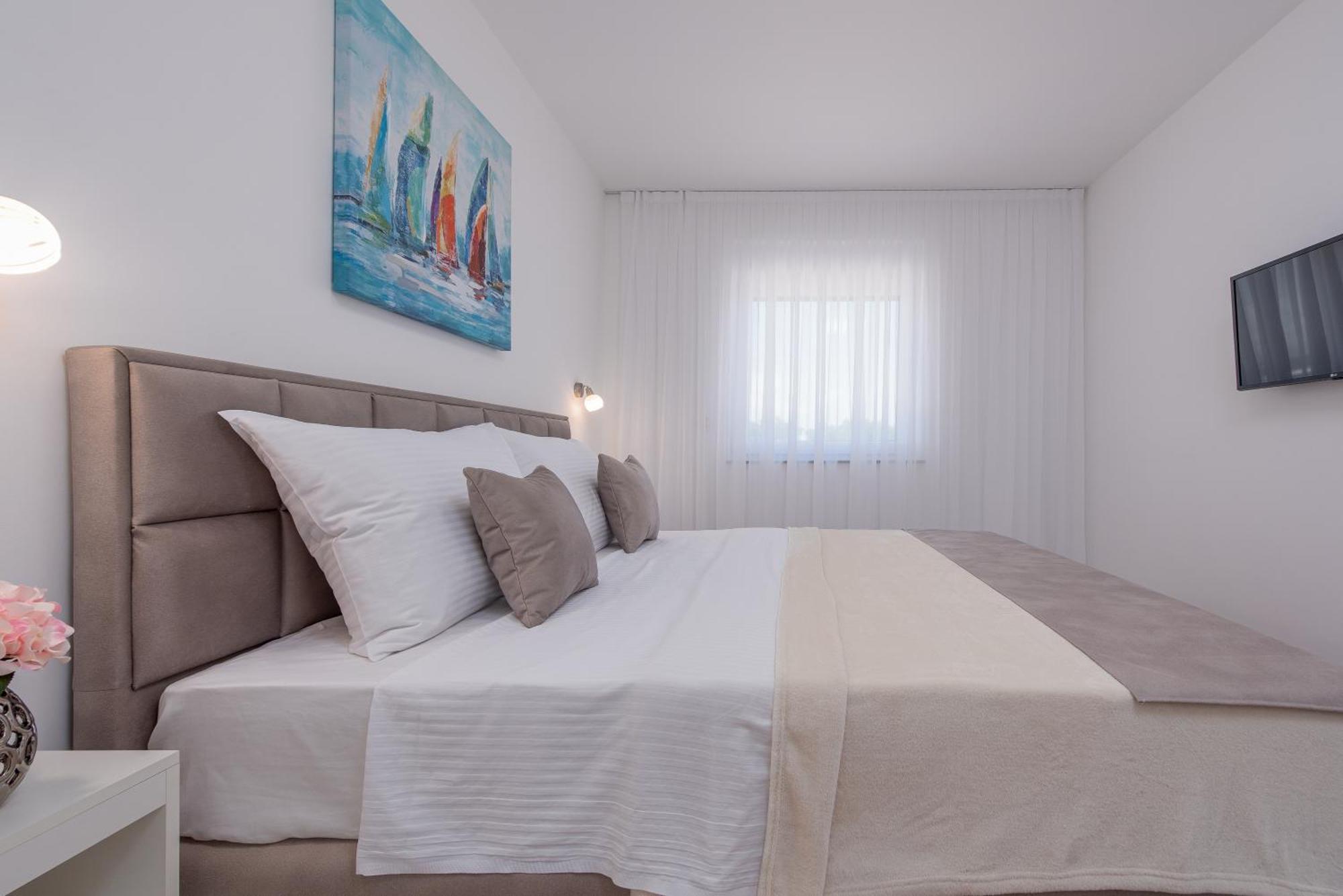 Apartments Menalo Elegance Затон Екстер'єр фото