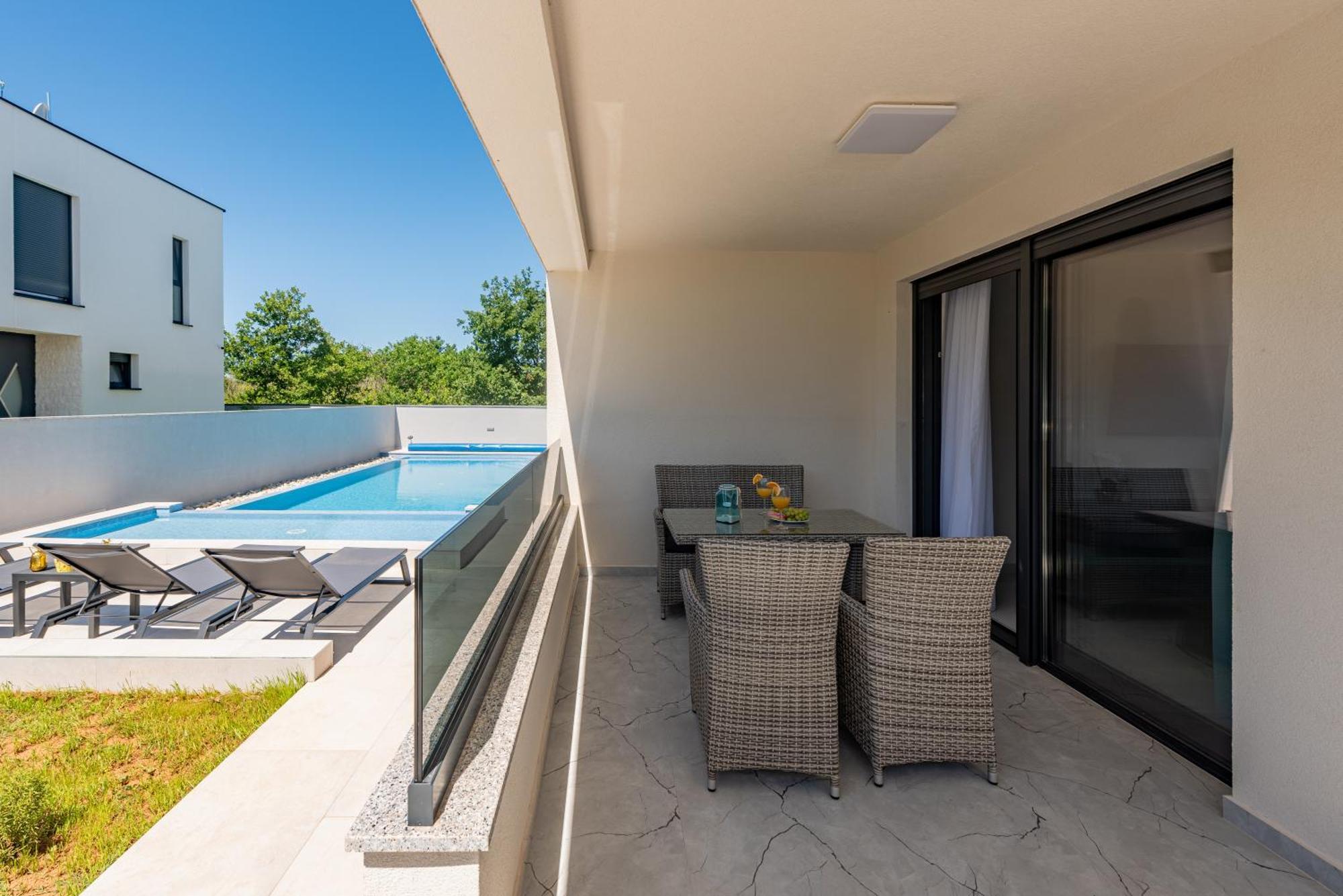 Apartments Menalo Elegance Затон Екстер'єр фото