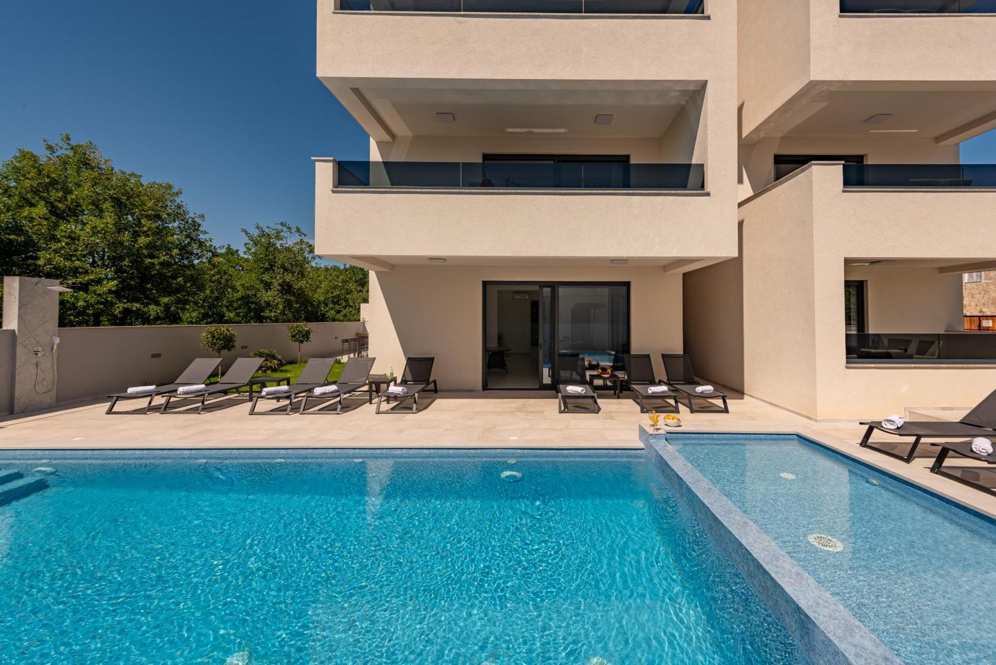 Apartments Menalo Elegance Затон Екстер'єр фото